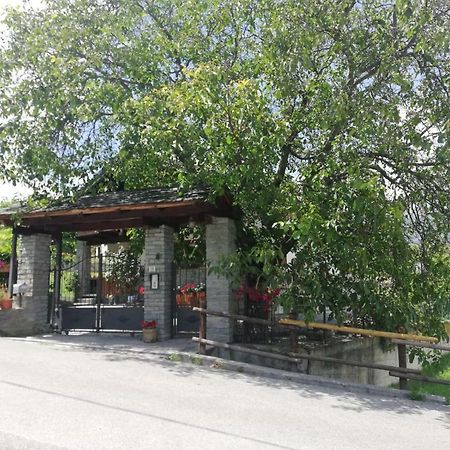 La Taverna Di Elide Aymavilles Exteriör bild
