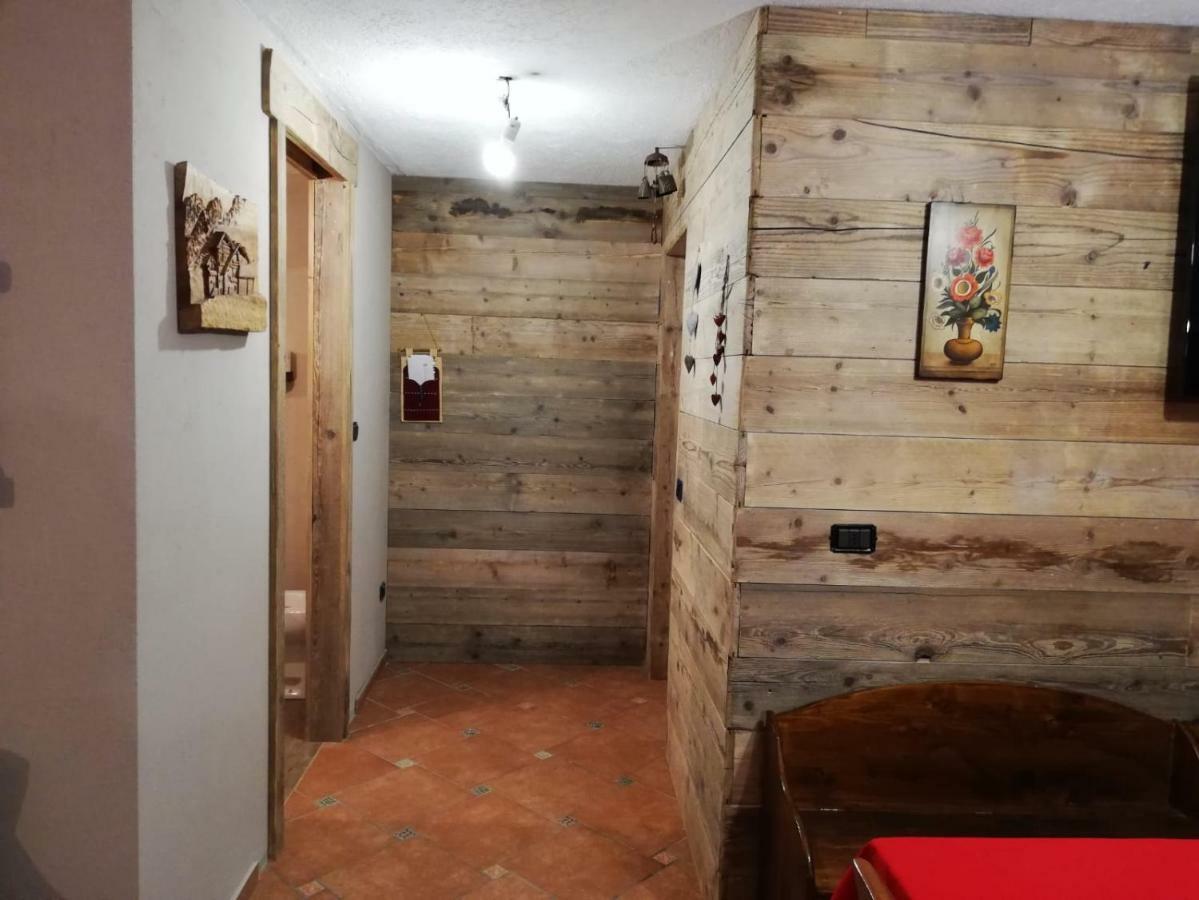 La Taverna Di Elide Aymavilles Exteriör bild