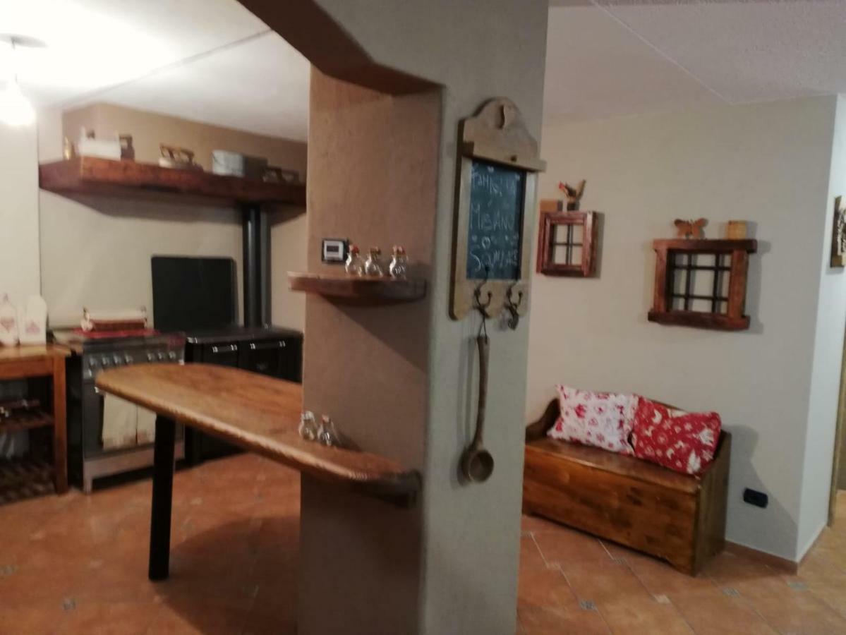 La Taverna Di Elide Aymavilles Exteriör bild