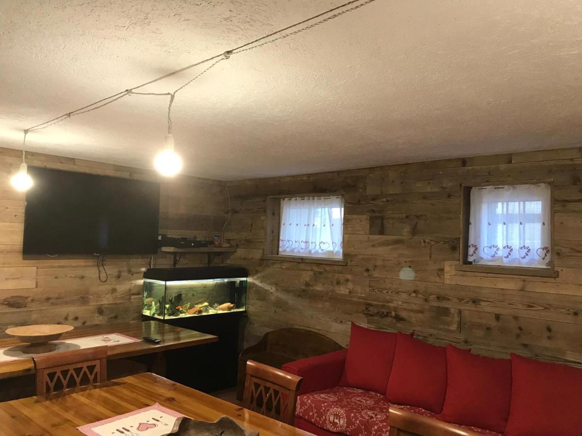 La Taverna Di Elide Aymavilles Exteriör bild